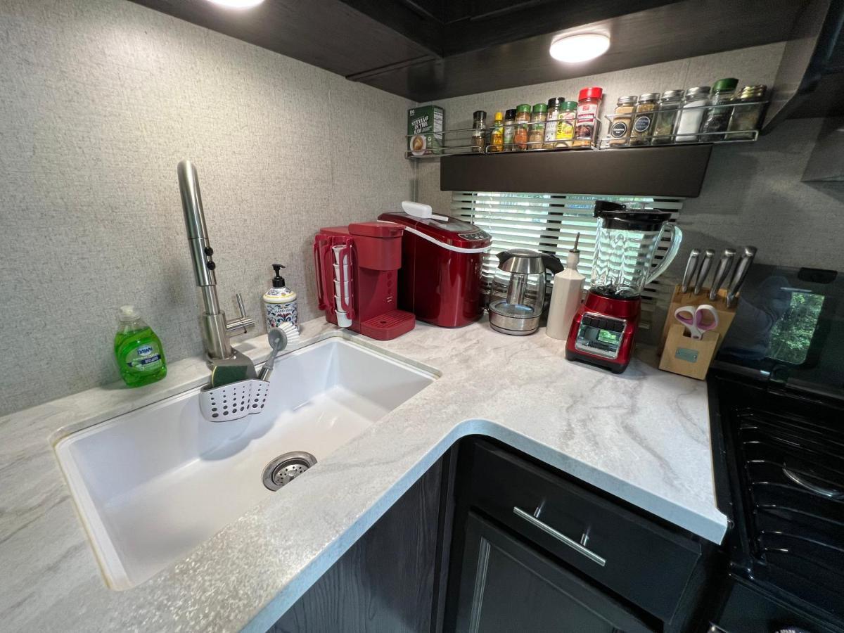 Lake Front Rv Experience Close To Port Canaveral And Kennedy Space Center Hotel Titusville Exterior photo