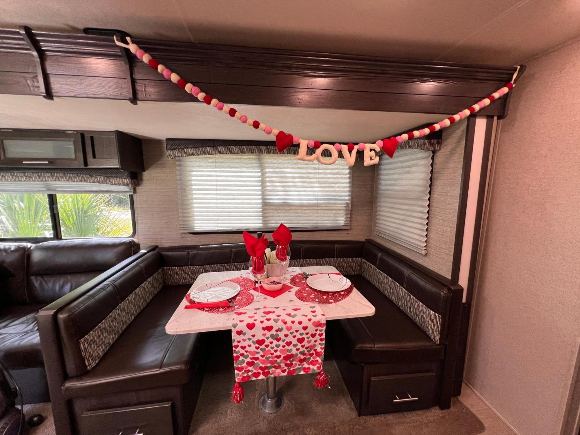 Lake Front Rv Experience Close To Port Canaveral And Kennedy Space Center Hotel Titusville Exterior photo